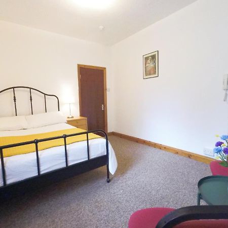 Carnation Flat A In Wembley Apartment London Ngoại thất bức ảnh