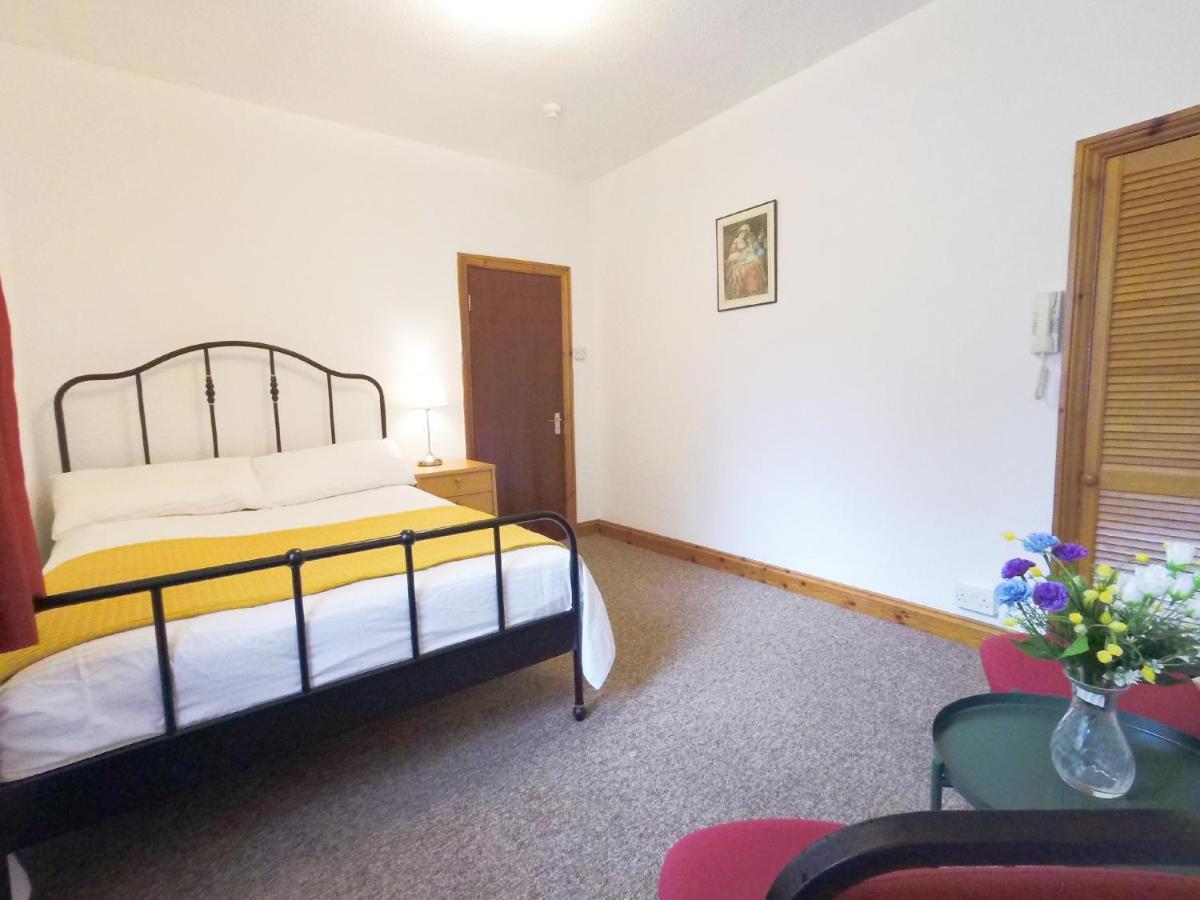Carnation Flat A In Wembley Apartment London Ngoại thất bức ảnh
