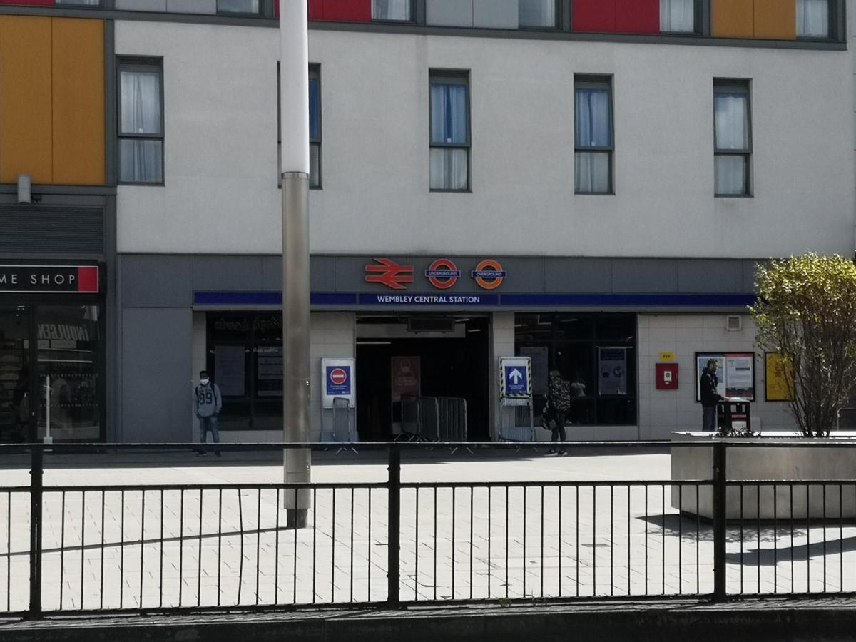 Carnation Flat A In Wembley Apartment London Ngoại thất bức ảnh