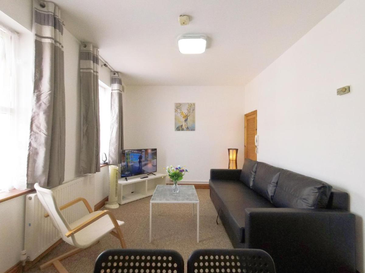 Carnation Flat A In Wembley Apartment London Ngoại thất bức ảnh